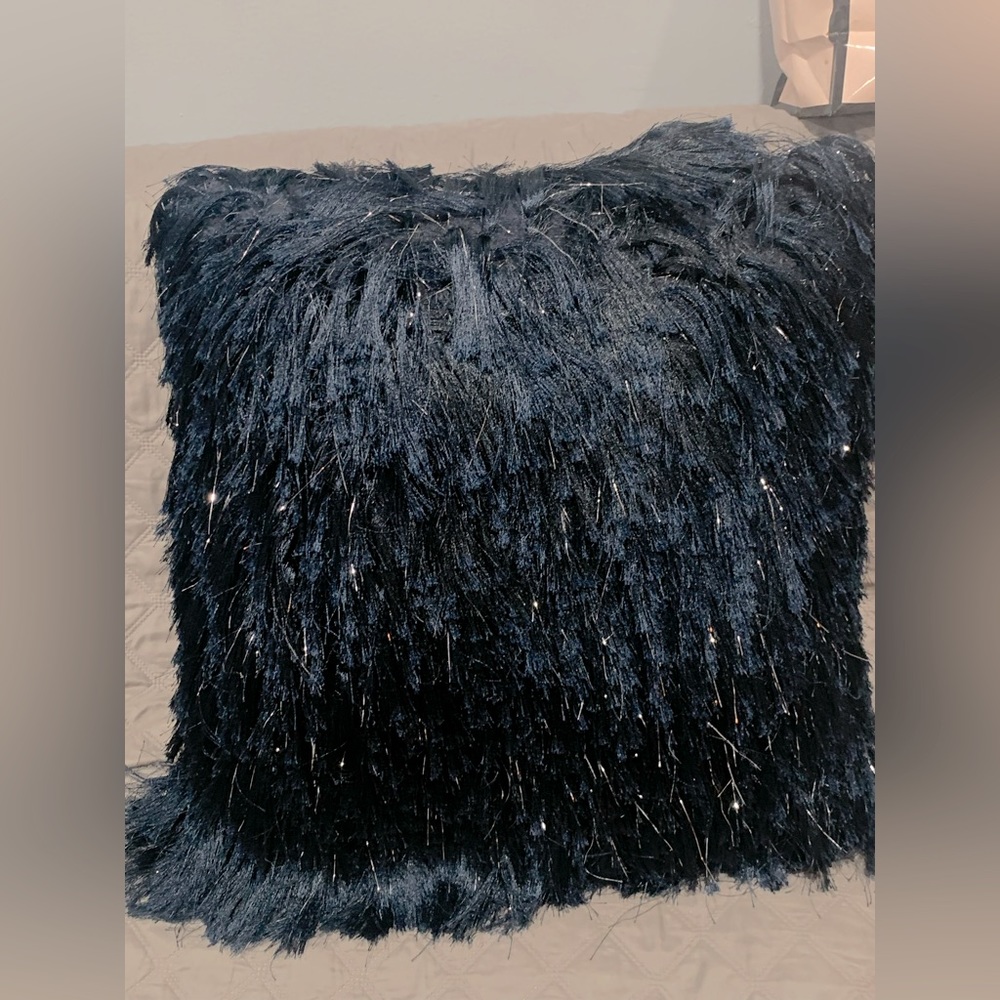 Pillow - Picture 2 of 3